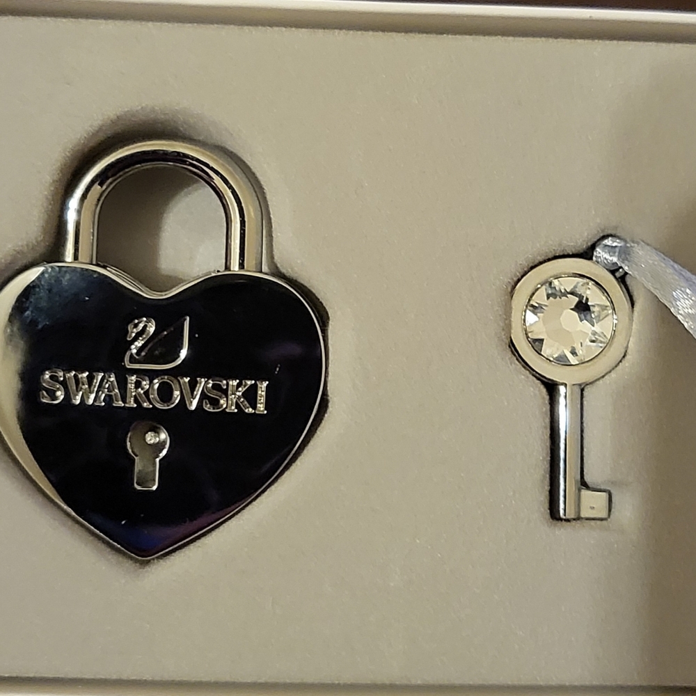 Swarovski lock and key